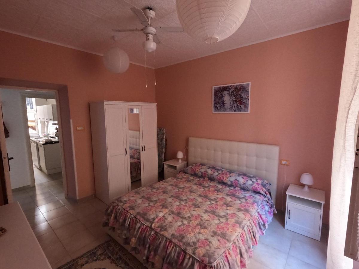 דירות לידו די אוסטיה Casa Elsi מראה חיצוני תמונה